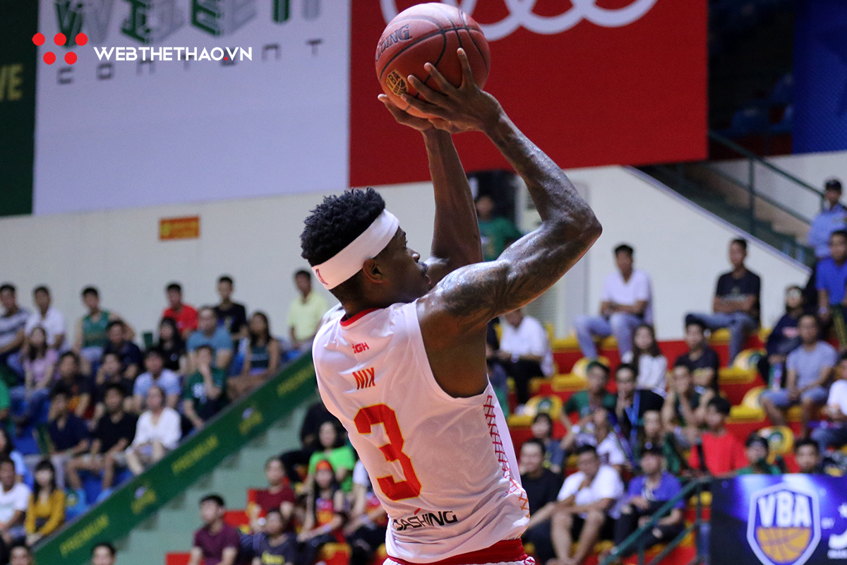 DeAngelo Hamilton tái xuất thăng hoa, Cantho Catfish thắng Saigon Heat theo kịch bản đau tim nhất có thể DeAngelo Hamilton tái xuất thăng hoa, Cantho Catfish thắng Saigon Heat theo kịch bản đau tim nhất có thể